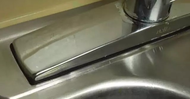 廚房水槽骯髒難洗 教你一招煥然一新！