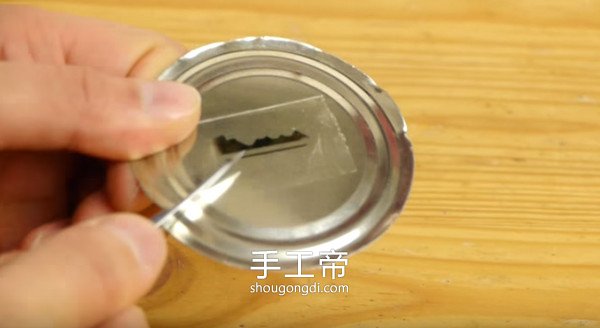 用易拉罐制作鑰匙的方法 自制備用鑰匙怎麼做 -  www.shougongdi.com