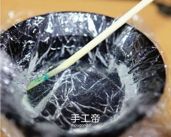 粘土自制荷塘的方法 鐵盒DIY制作小池塘做法 -  www.shougongdi.com