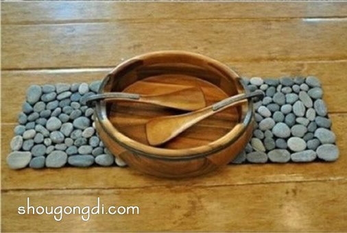 用鵝卵石DIY制作墊子 自制石頭墊子的方法 -  www.shougongdi.com