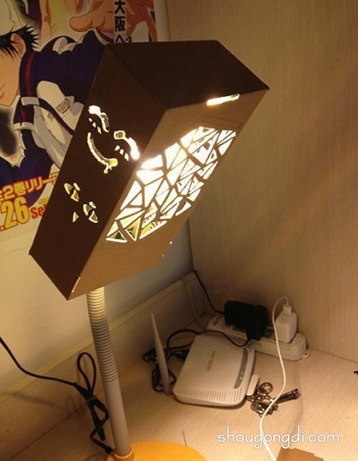 廢紙箱做燈罩的方法 自制瓦楞紙燈罩步驟 -  www.shougongdi.com