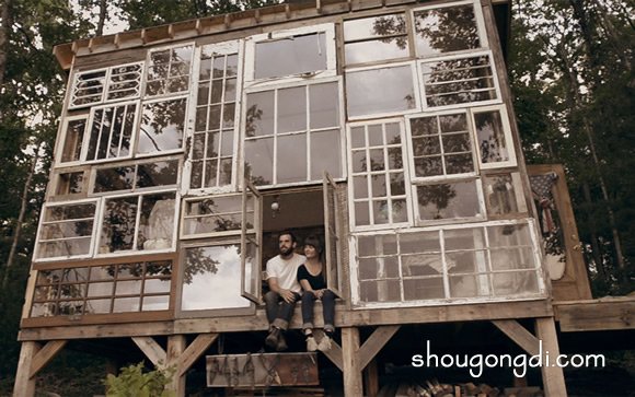 利用廢棄窗戶搭建房屋 森林裡的原始小屋DIY -  www.shougongdi.com