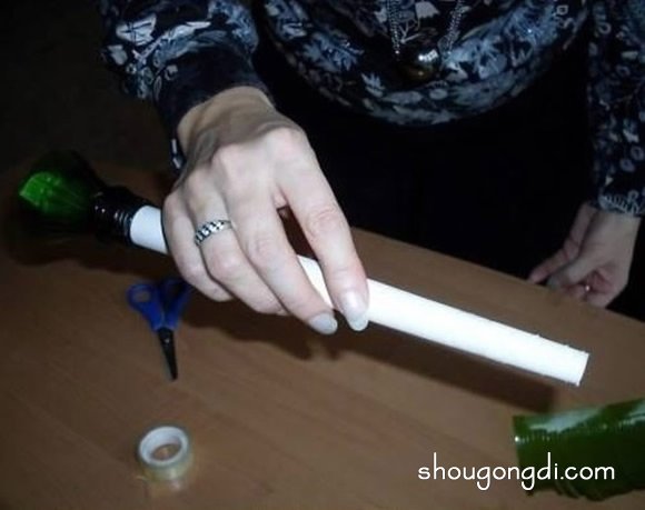 雪碧瓶子廢物利用手工制作漂亮的立體聖誕樹 -  www.shougongdi.com