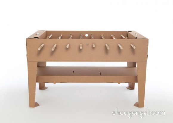 利用瓦楞紙板制作的桌上足球玩具 實在太贊啦~ -  www.shougongdi.com