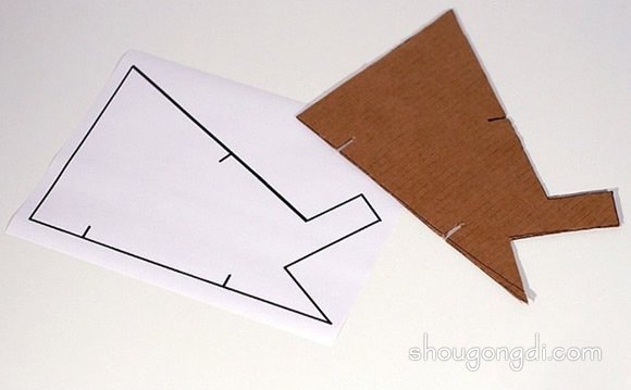 廢紙箱手工制作筆記本電腦支架的方法步驟 -  www.shougongdi.com