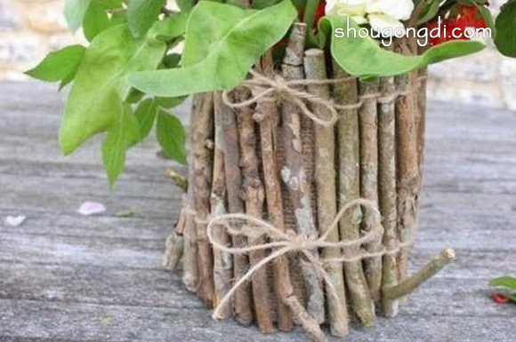 枯樹枝廢物利用DIY制作森系花瓶的方法步驟 -  www.shougongdi.com