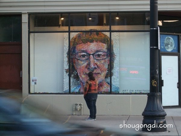 廢瓶蓋變廢為寶DIY制作巨幅人物肖像圖片 -  www.shougongdi.com