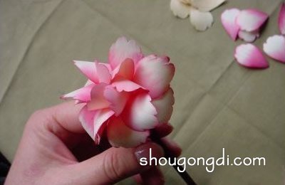 木工廢料刨花變廢為寶制作漂亮的手工花朵 -  www.shougongdi.com