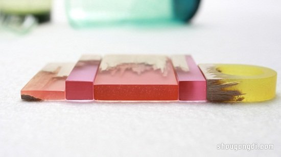 當廢木塊遇上樹脂 簡單DIY超美的項鏈墜子- www.shougongdi.com