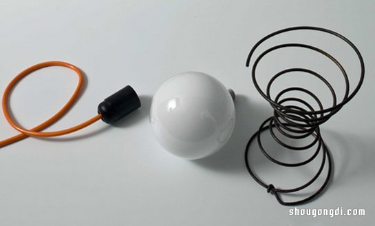舊沙發彈簧改造再利用手工DIY簡約風台燈- www.shougongdi.com