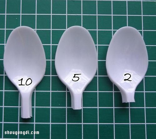 一次性塑料勺子變廢為寶DIY牡丹花胸花項鏈- www.shougongdi.com