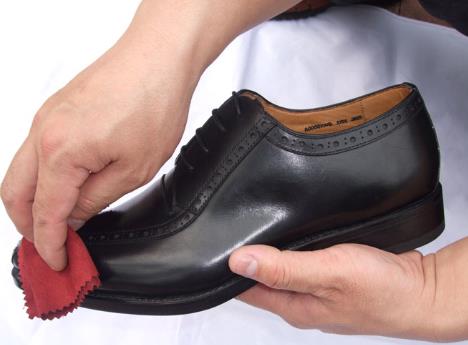 皮鞋保養：皮鞋怎麼保養？如何保養皮鞋？皮鞋保養用品