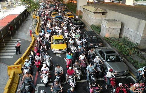 開車時這麼做 有效遠離髒空氣