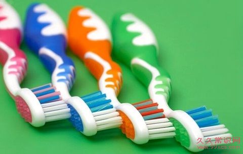 每天使用的牙刷是否合格？教你如何選擇一把好牙刷