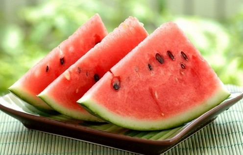夏季西瓜皮的作用及吃法 解暑開胃還能利尿降壓