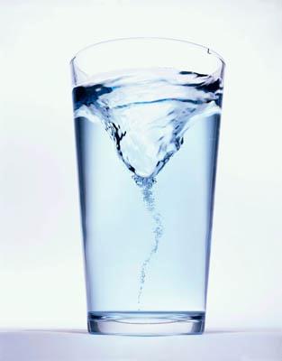 小編告訴你早上喝溫開水好嗎 喝對時間與方法才能更健康