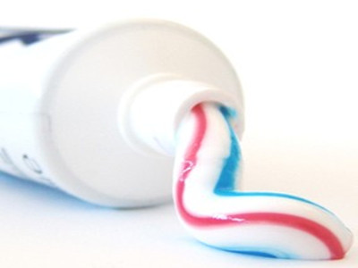牙膏除了刷牙還有什麼作用 牙膏洗臉可以更干淨