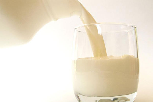 專家教你如何選購牛奶 選購優質牛奶的四種方法