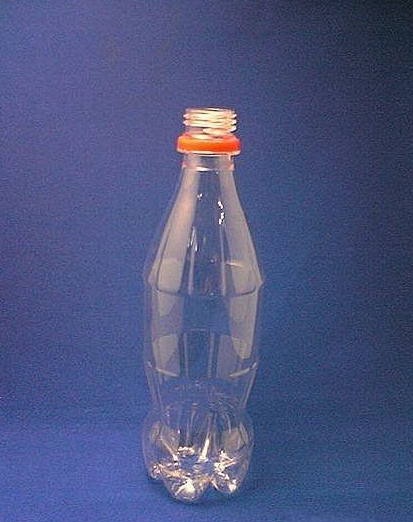 飲料瓶手工制作花瓶圖解 廢舊物品回收利用好方法