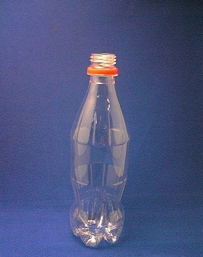 飲料瓶手工制作花瓶圖解 廢舊物品回收利用好方法