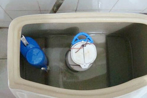 馬桶水箱漏水原因有哪些 馬桶漏水維修方法