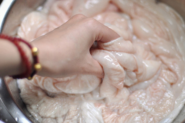 怎麼洗豬大腸最干淨 清洗豬大腸的方法
