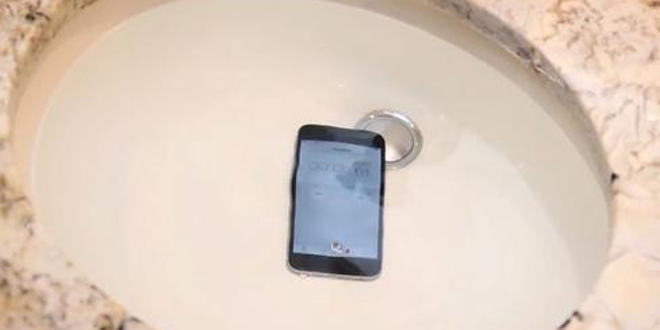 蘋果手機掉水裡了怎麼辦 教你三步營救法
