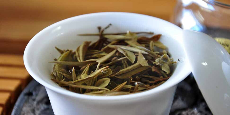 如何分辨新茶陳茶 新茶色澤澄綠湯色澄明