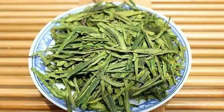 如何分辨新茶陳茶 新茶色澤澄綠湯色澄明