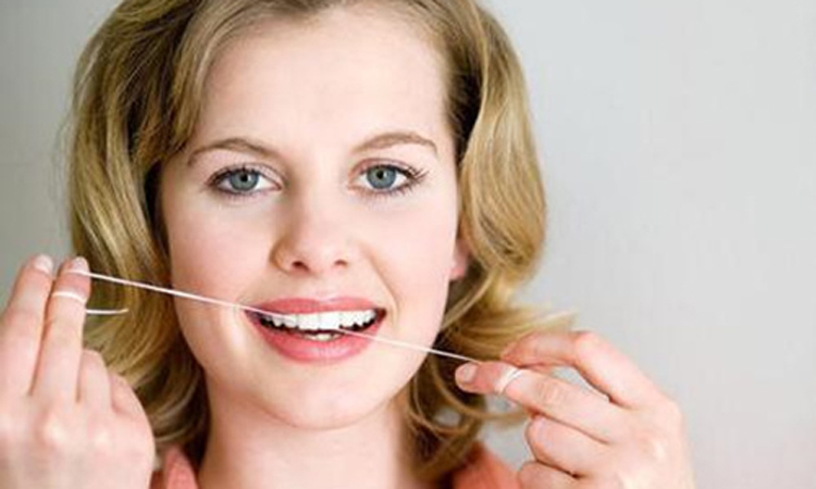 如何選擇牙線 牙線的使用方法及注意事項