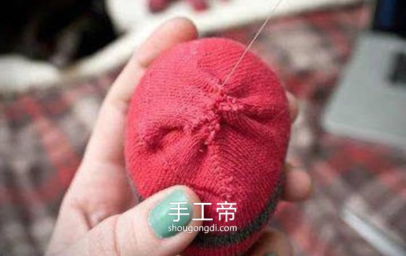 用襪子制作小熊娃娃 自制襪子娃娃小熊怎麼做 -  www.shougongdi.com