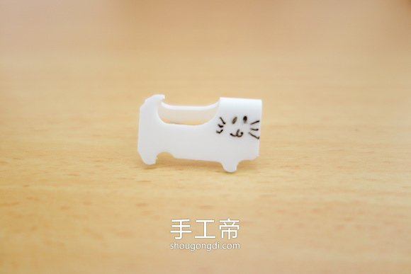 用面包塑料袋口夾制作貓咪怎麼做的方法 -  www.shougongdi.com