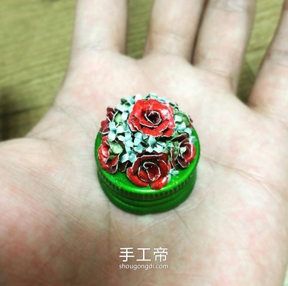 用金屬瓶蓋做手工的作品 DIY啤酒瓶蓋怎麼做 -  www.shougongdi.com