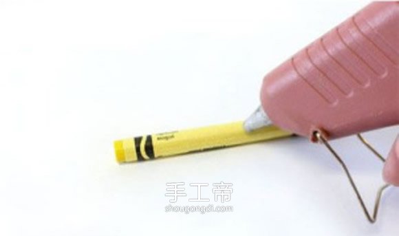 用蠟筆制作字母掛飾 自制蠟筆字母掛飾怎麼做 -  www.shougongdi.com