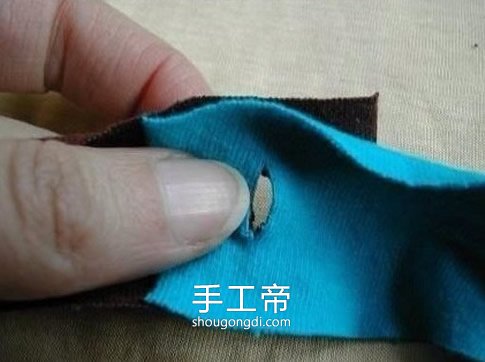 用舊衣服編地毯的方法 舊衣服怎麼編織圓地毯 -  www.shougongdi.com