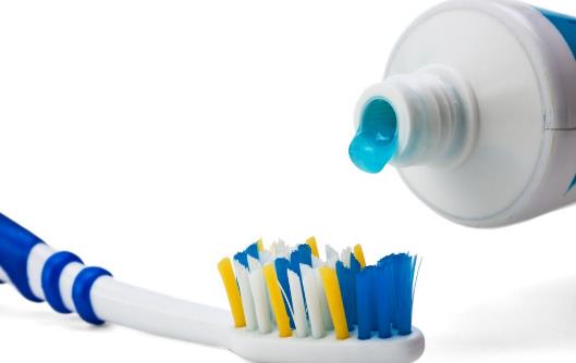 揭秘牙膏的16個神奇用途
