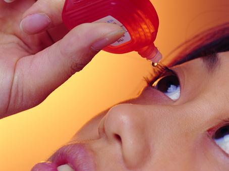 眼藥水怎麼滴才正確健康安全？如何正確使用眼藥水？眼藥水的正確滴法