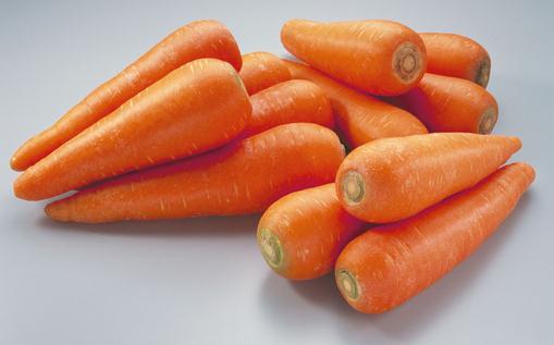 吃胡蘿卜能夠預防手腳脫皮