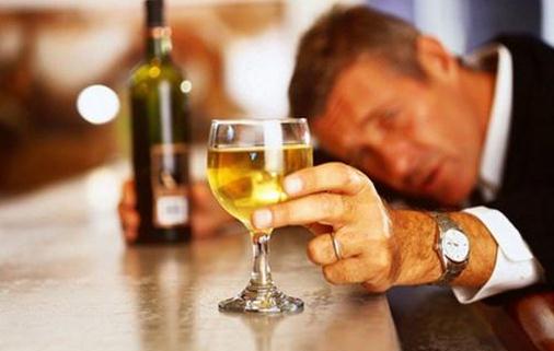如何降低酒精對身體的刺激