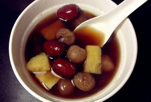 冬季手腳冰涼吃什麼好？溫暖度冬的食療方法推薦