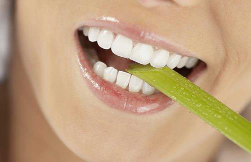 吃什麼可以堅固牙齒？對牙齒好的食物有哪些