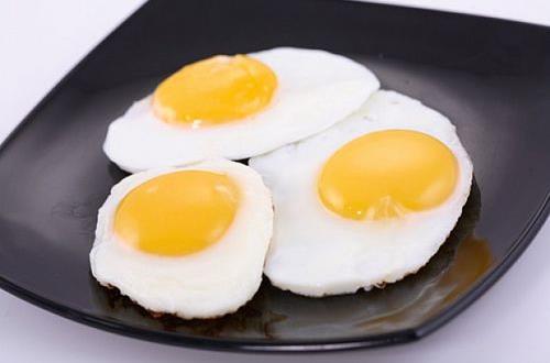 吃生雞蛋對身體有好處嗎？生雞蛋有營養嗎