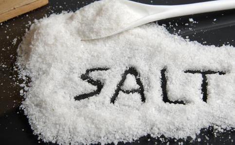 每天吃多少鹽合適？怎樣吃鹽才正確