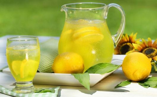 檸檬水保健作用多 避開8大誤區