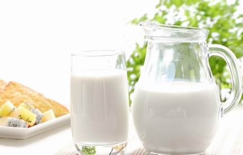 牛奶養生功效雖多 這五類人千萬不要多喝