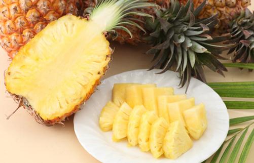 美味菠蘿食譜：海鮮菠蘿飯的做法