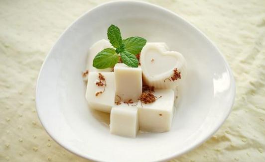 杏仁豆腐是怎樣的？杏仁豆腐的做法