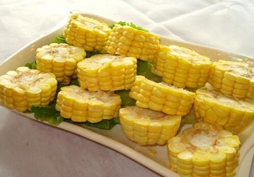 煮玉米的水中加點鹽-煮玉米的小技巧