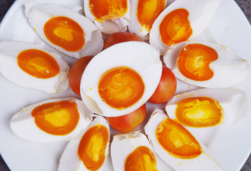 鹹蛋的做法-鹹蛋出油的原因