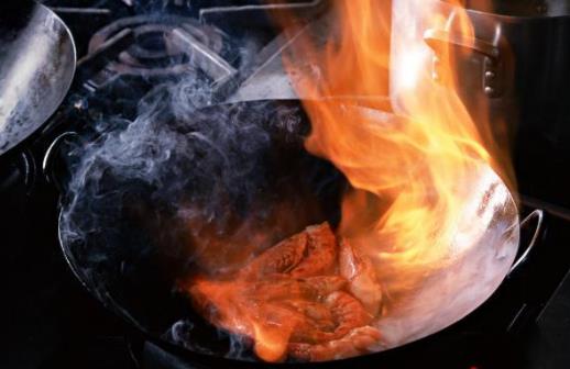 如何掌握做菜的火候？炒菜怎樣控制火候